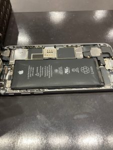 iPhone６　膨張したバッテリー
