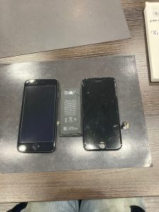 iPhone８　画面＆バッテリー交換